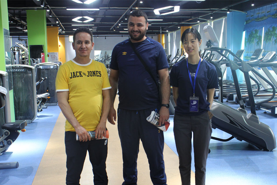 Algerian customers came to China to purchase fitness equipment